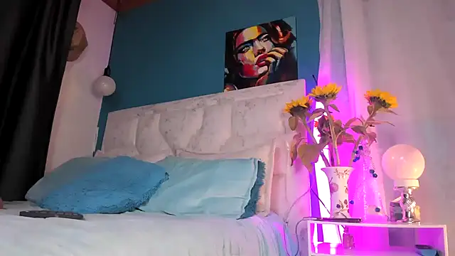 Snapshot of Valerysensitive chatting on 12-21-25, 12:29 Valerysensitive online show from 12-21-25, 12:29