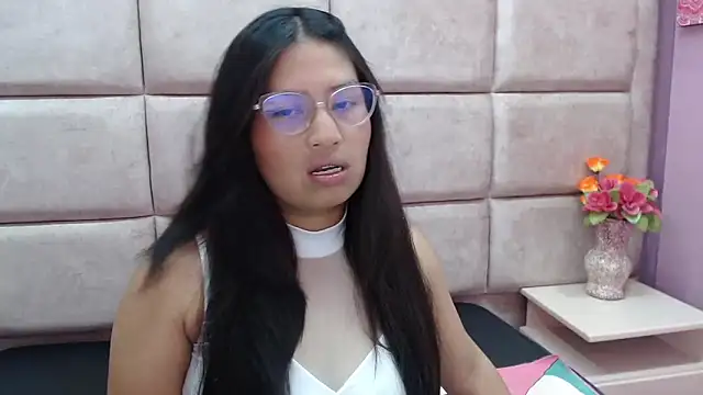 Snapshot of Miaa_Smiith_ chatting on 02-07-25, 02:50 Miaa Smiith  online show from 02-07-25, 02:50