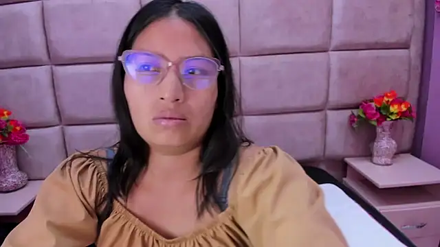 Snapshot of Miaa_Smiith_ chatting on 03-18-25, 02:25 Miaa Smiith  online show from 03-18-25, 02:25