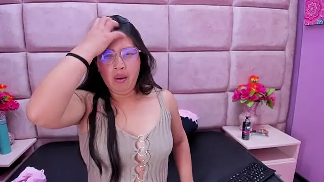 Snapshot of Miaa_Smiith_ chatting on 03-19-25, 05:52 Miaa Smiith  online show from 03-19-25, 05:52