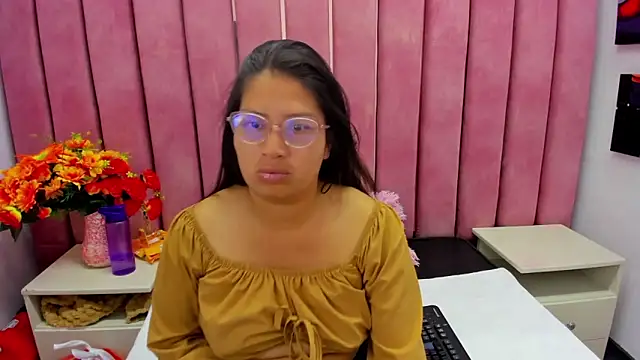 Snapshot of Miaa_Smiith_ chatting on 09-18-25, 03:08 Miaa Smiith  online show from 09-18-25, 03:08