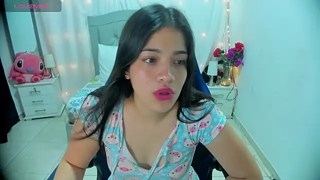 Snapshot of Alison_girl20 chatting on 12-18-24, 10:57 Alison girl20 online show from 12-18-24, 10:57