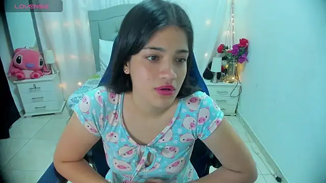 Snapshot of Alison_girl20 chatting on 12-19-24, 02:01 Alison girl20 online show from 12-19-24, 02:01