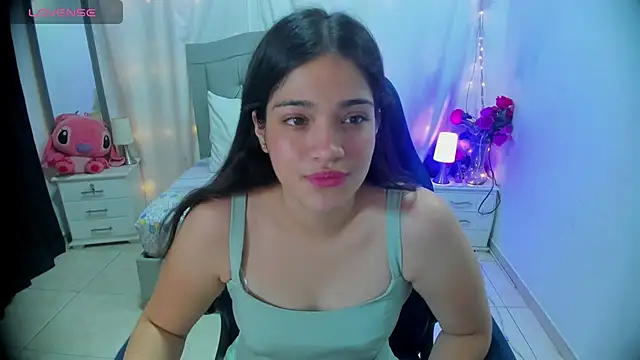 Snapshot of Alison_girl20 chatting on 12-20-24, 11:26 Alison girl20 online show from 12-20-24, 11:26