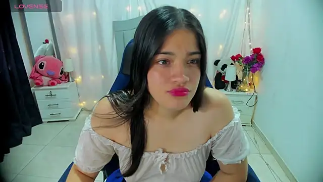 Snapshot of Alison_girl20 chatting on 12-27-24, 07:57 Alison girl20 online show from 12-27-24, 07:57