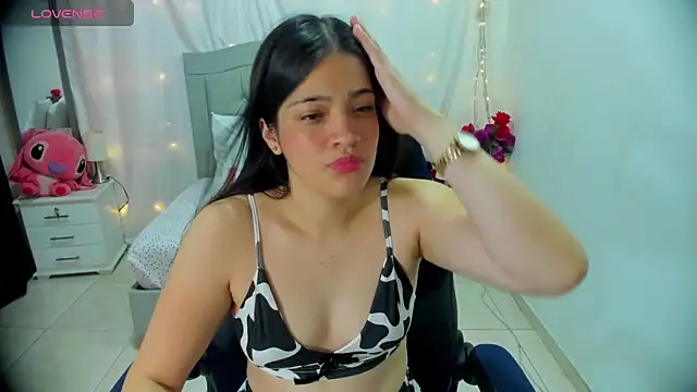 Snapshot of Alison_girl20 chatting on 01-07-25, 10:52 Alison girl20 online show from 01-07-25, 10:52