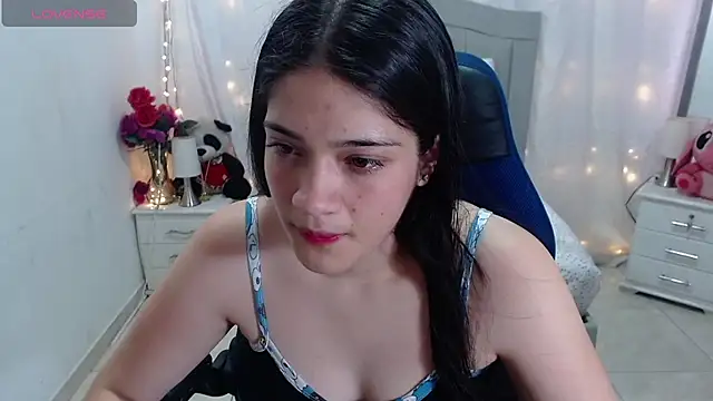 Snapshot of Alison_girl20 chatting on 02-05-25, 08:35 Alison girl20 online show from 02-05-25, 08:35