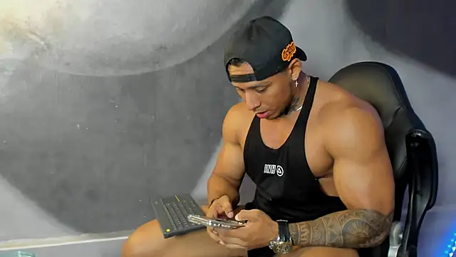 Snapshot of bradley_smith chatting on 01-18-25, 04:37 bradley smith online show from 01-18-25, 04:37