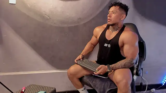 Snapshot of bradley_smith chatting on 01-18-25, 10:49 bradley smith online show from 01-18-25, 10:49