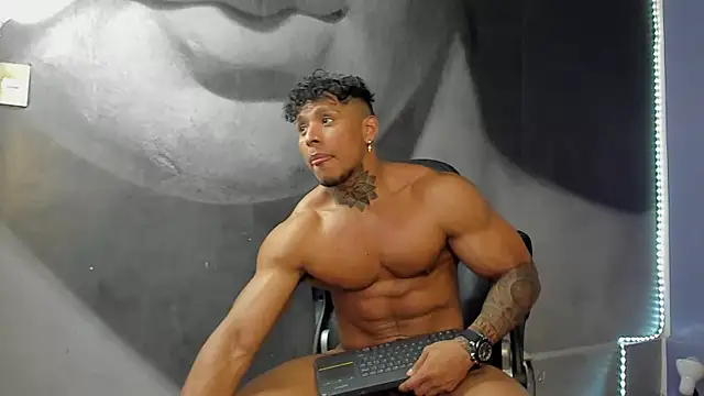 Snapshot of bradley_smith chatting on 01-26-25, 05:02 bradley smith online show from 01-26-25, 05:02