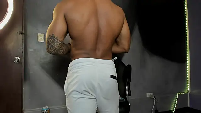 Snapshot of bradley_smith chatting on 01-31-25, 04:47 bradley smith online show from 01-31-25, 04:47