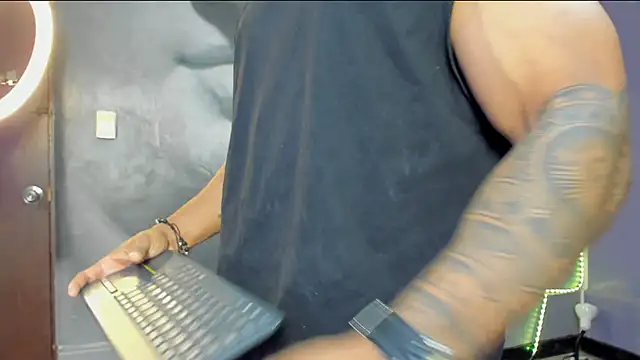 Snapshot of bradley_smith chatting on 02-03-25, 05:51 bradley smith online show from 02-03-25, 05:51