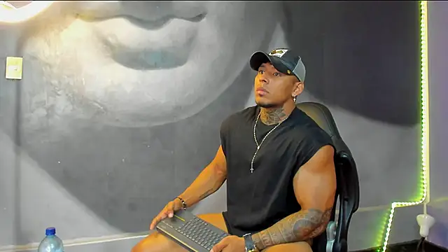 Snapshot of bradley_smith chatting on 02-03-25, 08:57 bradley smith online show from 02-03-25, 08:57