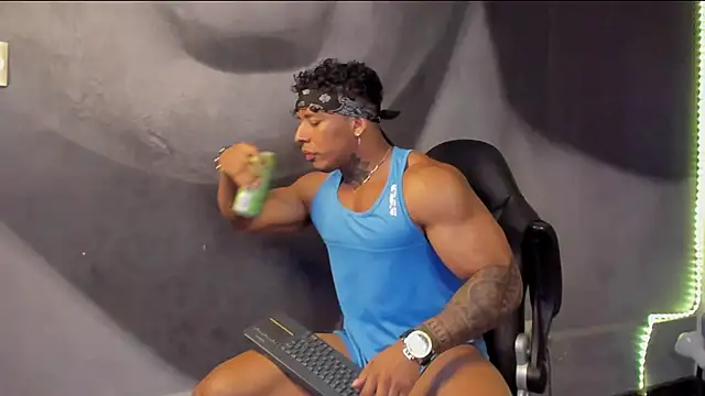 Snapshot of bradley_smith chatting on 02-11-25, 10:59 bradley smith online show from 02-11-25, 10:59