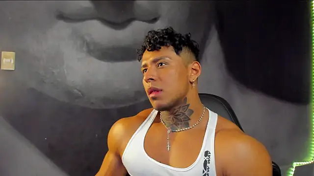 Snapshot of bradley_smith chatting on 02-12-25, 05:58 bradley smith online show from 02-12-25, 05:58