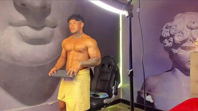 Snapshot of bradley_smith chatting on 02-15-25, 09:38 bradley smith online show from 02-15-25, 09:38