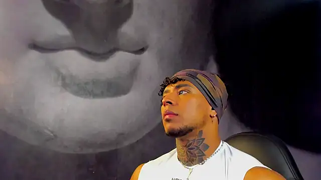 Snapshot of bradley_smith chatting on 03-05-25, 04:13 bradley smith online show from 03-05-25, 04:13