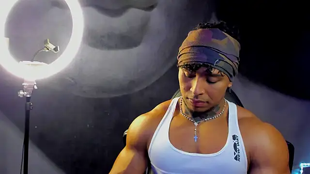 Snapshot of bradley_smith chatting on 03-06-25, 02:51 bradley smith online show from 03-06-25, 02:51