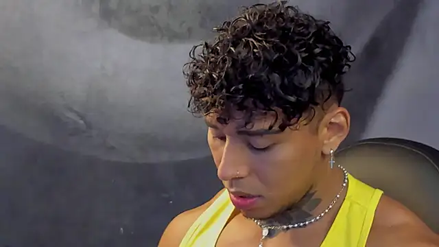 Snapshot of bradley_smith chatting on 03-07-25, 05:08 bradley smith online show from 03-07-25, 05:08