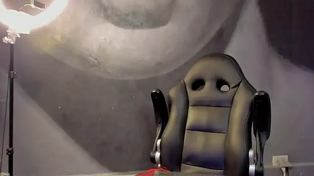 Snapshot of bradley_smith chatting on 03-12-25, 06:22 bradley smith online show from 03-12-25, 06:22