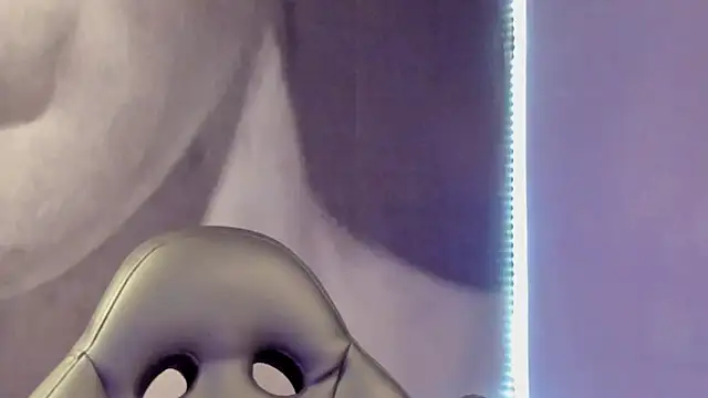 Snapshot of bradley_smith chatting on 03-13-25, 11:49 bradley smith online show from 03-13-25, 11:49