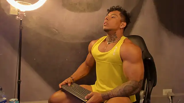 Snapshot of bradley_smith chatting on 03-14-25, 01:24 bradley smith online show from 03-14-25, 01:24