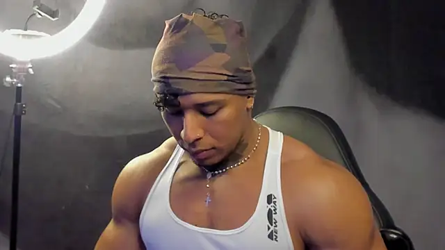 Snapshot of bradley_smith chatting on 03-16-25, 12:34 bradley smith online show from 03-16-25, 12:34