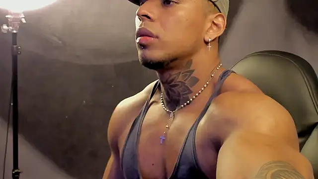 Snapshot of bradley_smith chatting on 03-20-25, 10:21 bradley smith online show from 03-20-25, 10:21