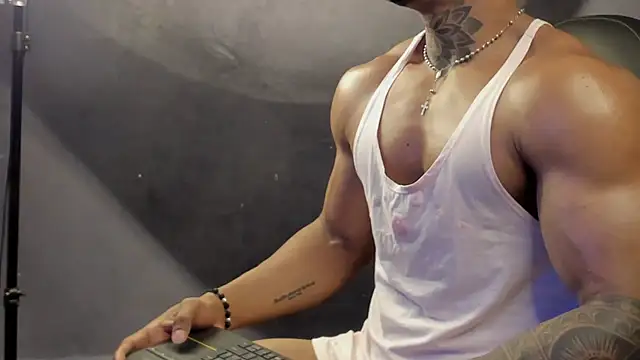 Snapshot of bradley_smith chatting on 03-20-25, 02:53 bradley smith online show from 03-20-25, 02:53