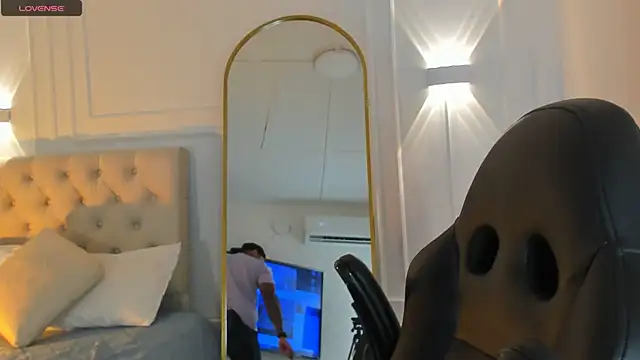 Snapshot of bradley_smith chatting on 09-22-25, 02:57 bradley smith online show from 09-22-25, 02:57