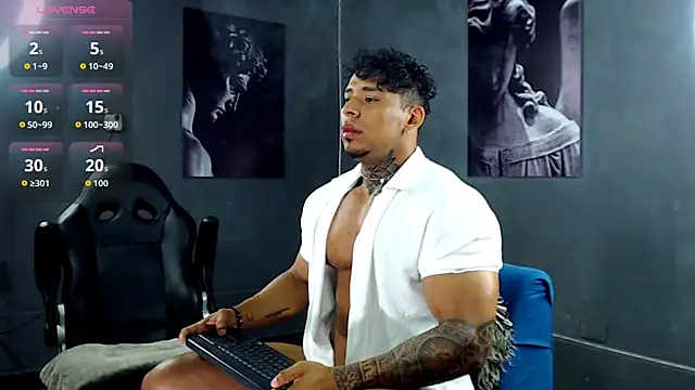 Snapshot of bradley_smith chatting on 10-06-25, 12:30 bradley smith online show from 10-06-25, 12:30