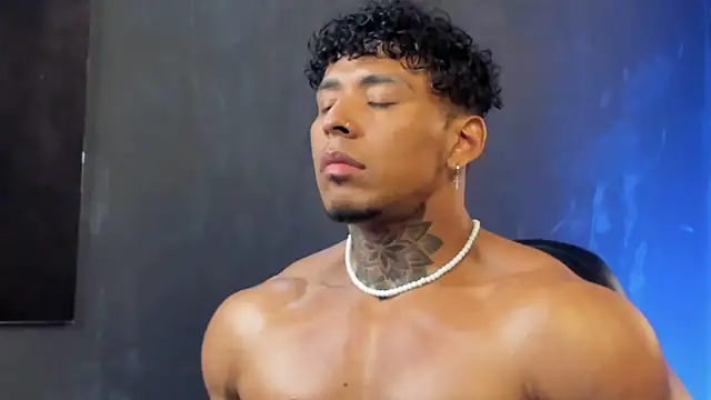 Snapshot of bradley_smith chatting on 11-26-25, 06:14 bradley smith online show from 11-26-25, 06:14