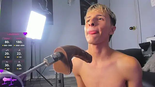 Snapshot of Belami_blake_ chatting on 09-28-25, 03:28 Belami blake online show from 09-28-25, 03:28
