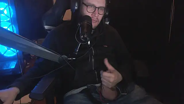 chicostick413 online show from 11-07-25, 03:39