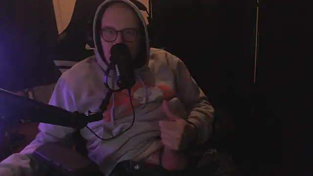 Snapshot of chicostick413 chatting on 12-17-25, 09:32 chicostick413 online show from 12-17-25, 09:32