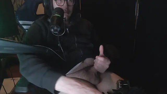 Snapshot of chicostick413 chatting on 12-23-25, 01:58 chicostick413 online show from 12-23-25, 01:58