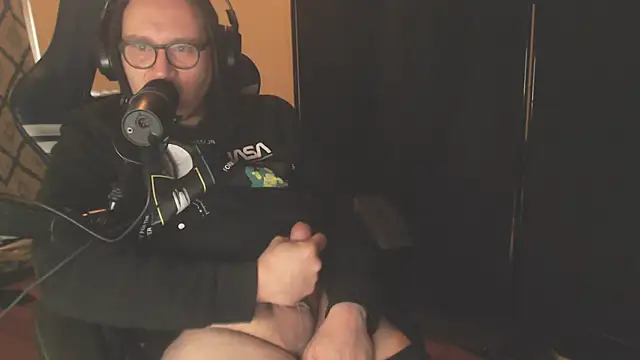 Snapshot of chicostick413 chatting on 01-07-26, 03:36 chicostick413 online show from 01-07-26, 03:36