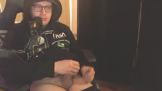 Snapshot of chicostick413 chatting on 01-09-26, 02:42 chicostick413 online show from 01-09-26, 02:42