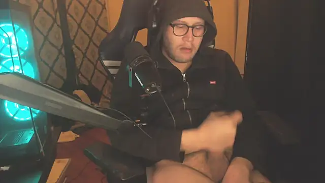 Snapshot of chicostick413 chatting on 01-14-26, 02:17 chicostick413 online show from 01-14-26, 02:17