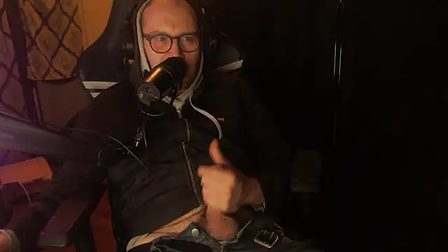 Snapshot of chicostick413 chatting on 03-05-26, 03:46 chicostick413 online show from 03-05-26, 03:46