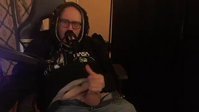 Snapshot of chicostick413 chatting on 03-28-26, 10:53 chicostick413 online show from 03-28-26, 10:53