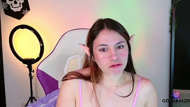 Snapshot of GilaKat chatting on 10-29-25, 05:42 GilaKat online show from 10-29-25, 05:42