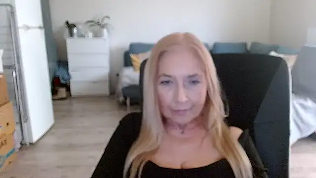 sofia xkiss online show from 01-07-25, 10:54