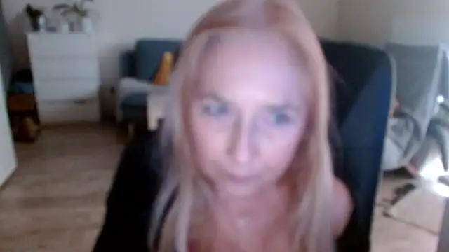 sofia xkiss online show from 01-10-25, 10:39