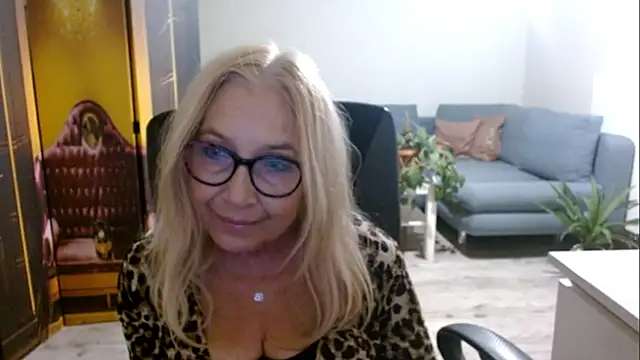 sofia xkiss online show from 10-27-25, 02:43