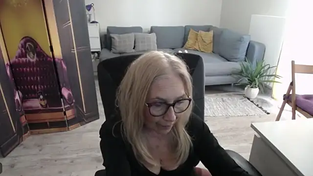 sofia xkiss online show from 04-08-26, 01:55