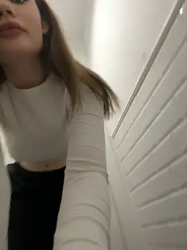 justmila online show from 01-04-25, 11:43