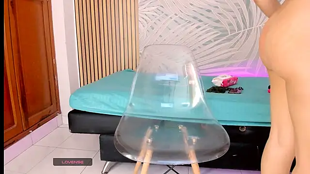 Snapshot of LauraRossi_Nova chatting on 01-19-25, 04:04 LauraRossi Nova online show from 01-19-25, 04:04