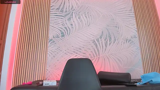 Snapshot of LauraRossi_Nova chatting on 02-13-25, 05:54 LauraRossi Nova online show from 02-13-25, 05:54