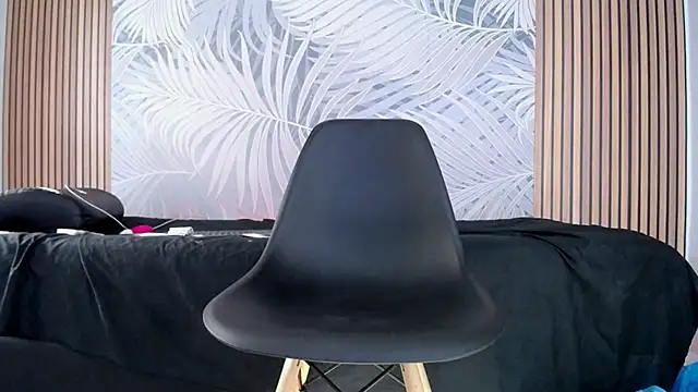 Snapshot of LauraRossi_Nova chatting on 02-24-25, 01:21 LauraRossi Nova online show from 02-24-25, 01:21